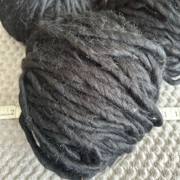 Large Lot Buttercream Super Bulky Black Yarn - Picture 5 of 6